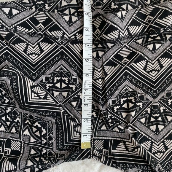 Victoria’s Secret PINK | Printed Yoga Aztec Festival Print Leggings | Size Small - Picture 13 of 13